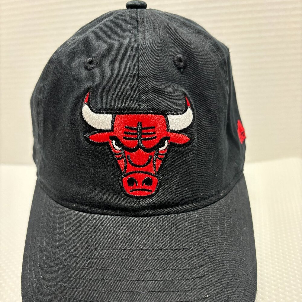 Chicago Bulls Hat Adidas Fitted Black Red Bull Head L/XL - 1787